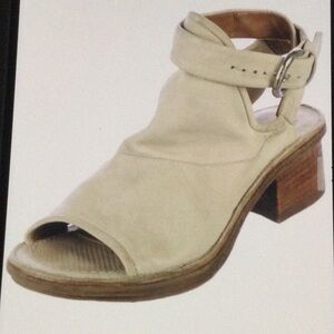 A. S. 98 Women's Cream Peep-Toe Sandals, 37